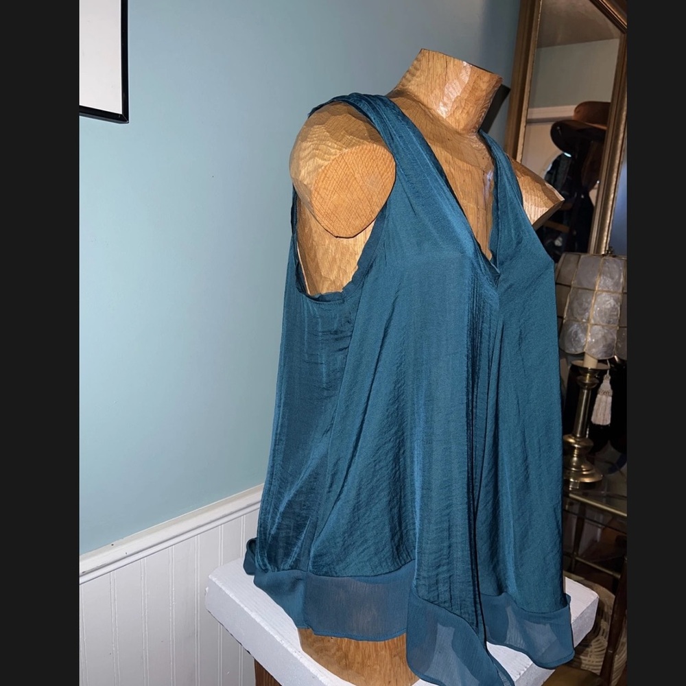 Simply Vera Vera Wang Deep Blue Sleeveless Top - Picture 3 of 3